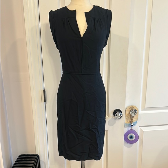 Theory Elegant Sleeveless Dress - Picture 2 of 12